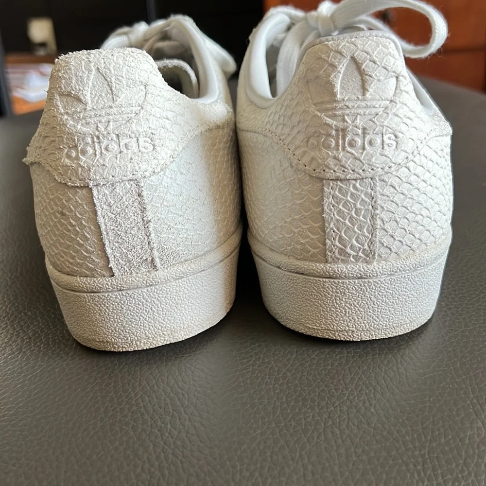 Adidas superstar sneakers, 10.5, light gray snakeskin texture - Picture 3 of 6